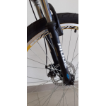 bicicleta aro 26 Fastness c/suspençaoo e freio a disco amarela wrp